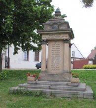 památník 1.sv.války v Dolních Počernicích, autor: mrkvajda