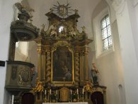 Oltář a kazatelna kostela Povýšení sv.Kříže ve Vinoři, autor: Tomáš*