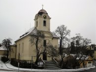 Klasicistní kostel sv.Gotharda a pod ním kultovní hostinec Na Slamníku, autor: Tomáš*