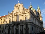 Průčelí chrámu sv.Mikuláše v horní části Malostranského náměstí, autor: Tomáš*