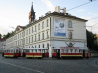 Historická výletní tramvaj u budovy Klárova ústavu slepců na Klárově, autor: Tomáš*