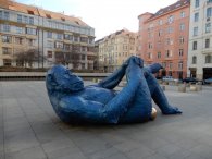 socha na náměstí Miloše Formana, autor: Andrea Kylarová
