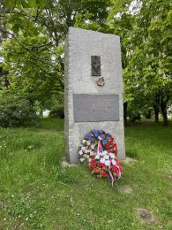 památník setkání barikádníků a vojsk Rudé armády v květnu 1945, autor: Ponrepo