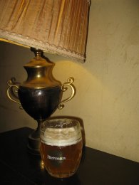 Zátiší s lampou a pivem, autor: Tomáš*