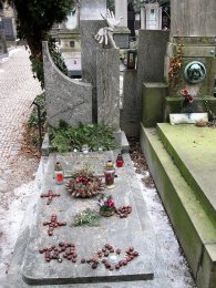 Hrob Vlasty Buriana a jeho ženy Niny, autor: Tomáš*