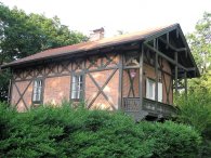Bývalý drážní domek dnes slouží jako komunitní centrum, autor: Tomáš*