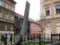 Pomník Jaroslava Seiferta-žižkováky přezdívaný "Vejvrtka", autor: Tomáš*