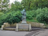 Máchův pomník v Petřínských sadech, autor: Andrea Kylarová
