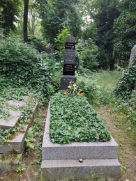 hrob Prof.Dr Viléma Kurze, autor: Andrea Kylarová