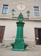 Pumpa před letenskou vodárenskou věží, autor: Michal